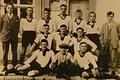 Die Gründungsmannschaft des 1. FC Sand im Jahre 1920 mit Eduard Mahr, Leo Schmitt, Edgar Schorr, Fritz Gutbrod, August Schmitt, Albin Zösch, August Mühfelder, Hugo Mahr, Richard Ullrich, August Lutz, Alfred Greb, Bruno Krines und Michael Brünn.