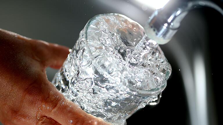 Kommendes Jahr kostet das Trinkwasser in Gemünden 3,68 netto pro Kubikmeter. (Symbolbild) Kommendes Jahr kostet das Trinkwasser in Gemünden 3,68 netto pro Kubikmeter. (Symbolbild)