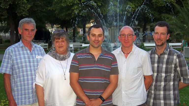 Neu gewählt wurde der geschäftsführende Vorstand der Bad Kissinger Köche e.V. (von links): Peter Lazi, Sabine Hegemann, Alexander Mathes, Michael Seuffert und Matthias Kirchner. Foto: Klaus Werner - Neu gewählt wurde der geschäftsführende Vorstand der Bad Kissinger Köche e.V. (von links): Peter Lazi, Sabine Hegemann, Alexander Mathes, Michael Seuffert und Matthias Kirchner. Foto: Klaus Werner Neu gewählt wurde der geschäftsführende Vorstand der Bad Kissinger Köche e.V. (von links): Peter Lazi, Sabine Hegemann, Alexander Mathes, Michael Seuffert und Matthias Kirchner. Foto: Klaus Werner - Neu gewählt wurde der geschäftsführende Vorstand der Bad Kissinger Köche e.V. (von links): Peter Lazi, Sabine Hegemann, Alexander Mathes, Michael Seuffert und Matthias Kirchner. Foto: Klaus Werner