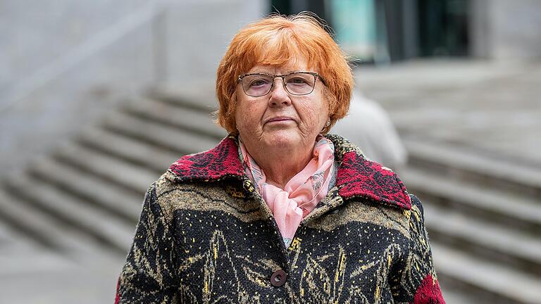 Christa Martinsich aus Höchberg hat Barbara Stamm zwar nie persönlich kennengelernt, dennoch hat sie der Abschied am Sarg tief berührt. Christa Martinsich aus Höchberg hat Barbara Stamm zwar nie persönlich kennengelernt, dennoch hat sie der Abschied am Sarg tief berührt.