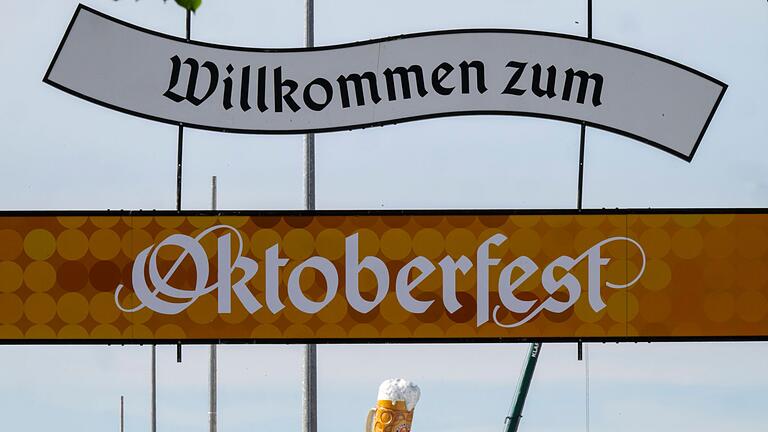 Aufbau Oktoberfest       -  Am 21. September beginnt die diesjährige Wiesn. (Archivbild)