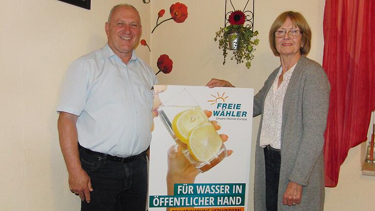 Ulrich Waldsachs kündigte bei der Jahreshauptversammlung der Freien Wähler Ostheim an, im kommenden Jahr nicht mehr für das Bürgermeisteramt zu kandidieren. Ein Schritt, den die erste Vorsitzende Anne-Marie Drescher bedauerte und Waldsachs' Verdienste als Stadtoberhaupt in den letzten elf Jahren würdigte. Ulrich Waldsachs kündigte bei der Jahreshauptversammlung der Freien Wähler Ostheim an, im kommenden Jahr nicht mehr für das Bürgermeisteramt zu kandidieren. Ein Schritt, den die erste Vorsitzende Anne-Marie Drescher bedauerte und Waldsachs' Verdienste als Stadtoberhaupt in den letzten elf Jahren würdigte.