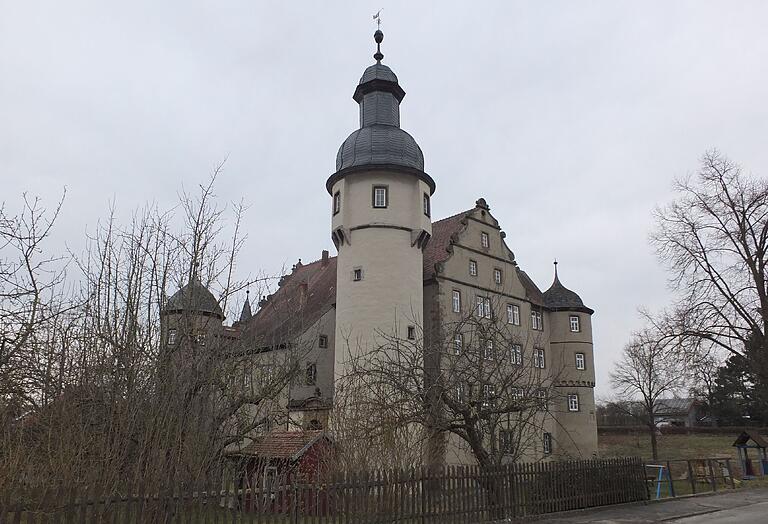 Prägend in der Waldmannshöfer Geschichte war das 1660 in seiner heutigen Form errichtete Renaissanceschloss, in dem 1967 ein Feuerwehrmuseum eingerichtet wurde. Prägend in der Waldmannshöfer Geschichte war das 1660 in seiner heutigen Form errichtete Renaissanceschloss, in dem 1967 ein Feuerwehrmuseum eingerichtet wurde.