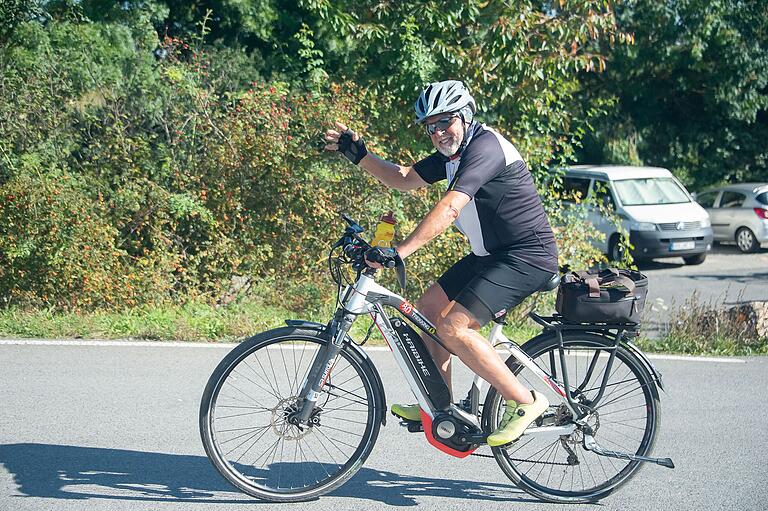 Auch der ehemalige Radprofi Ludwig Keller aus Gernach radelte mit. Auch der ehemalige Radprofi Ludwig Keller aus Gernach radelte mit.