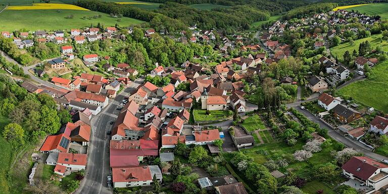 Eine Luftbildaufnahme: Zell von oben.
