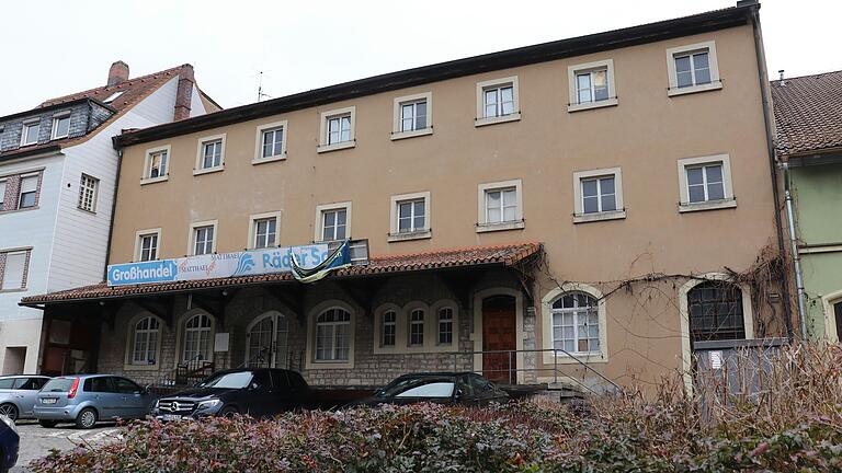 Das ehemalige Bareiss-Lagerhaus in der Schrannenstraße soll künftig die Kitzinger Stadtbücherei beherbergen. Das ehemalige Bareiss-Lagerhaus in der Schrannenstraße soll künftig die Kitzinger Stadtbücherei beherbergen.