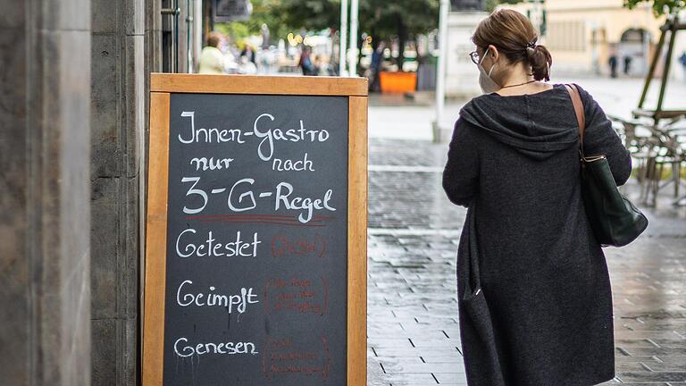 Wie werden die Corona-Regeln in der Gastronomie im Raum Schweinfurt kontrolliert? Mitglieder des Hotel-und Gaststättenverbandes wünschen sich einheitliche Regelungen und ärgern sich über schwarze Schafe. Wie werden die Corona-Regeln in der Gastronomie im Raum Schweinfurt kontrolliert? Mitglieder des Hotel-und Gaststättenverbandes wünschen sich einheitliche Regelungen und ärgern sich über schwarze Schafe.