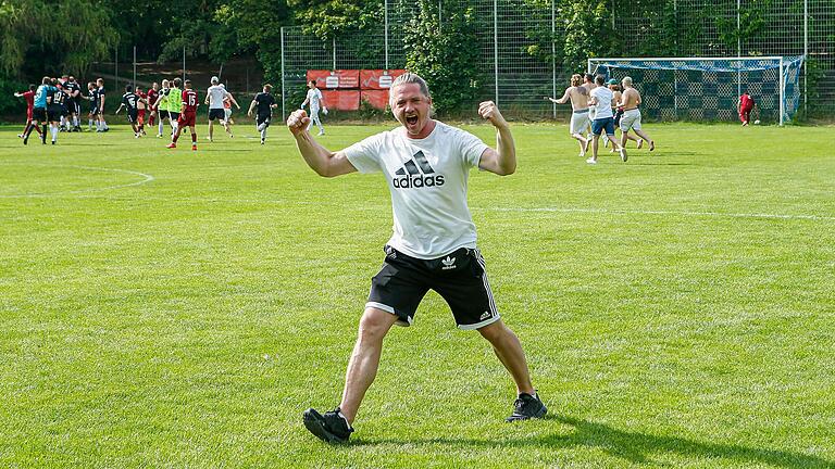 Dominik Friesacher durfte sich im vergangenen Sommer über den Aufstieg mit den Freien Turnern Würzburg freuen.