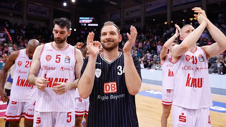 Den Play-off-Platz haben die Würzburg Baskets nach ihrem Sieg bei den Telekom Baskets Bonn sicher - können sie heute auch gegen die MLP Academics Heidelberg gewinnen? Den Play-off-Platz haben die Würzburg Baskets nach ihrem Sieg bei den Telekom Baskets Bonn sicher - können sie heute auch gegen die MLP Academics Heidelberg gewinnen?