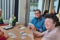 Beim Spielenachmittag des Bürgervereins im AWO Marie-Juchacz-Haus: Werner Schühler und Petra Kubisch-Struck vom Bürgerverein Zellerau.