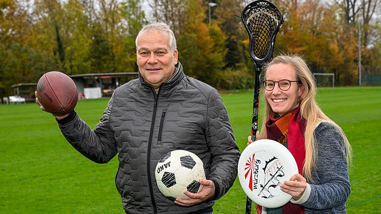 Die Freien Turner Würzburg haben bei der Aktion 'Vorstand des Jahres' einen Sonderpreis gewonnen: Vorsitzender Markus Schüll (links) und Schatzmeisterin Fredericke Keller auf der 'Beate-Uhse-Kampfbahn', der Sportanlage des Vereins.