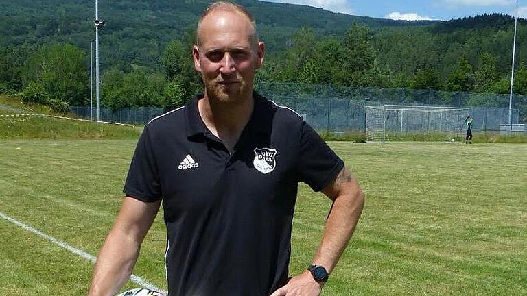 Mirko Kleinhenz ist seit der Winterpause der Saison 2017/18 Trainer der DJK Waldberg und danach der Spielgemeinschaft Waldberg/Stangenroth. Mirko Kleinhenz ist seit der Winterpause der Saison 2017/18 Trainer der DJK Waldberg und danach der Spielgemeinschaft Waldberg/Stangenroth.