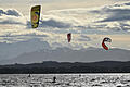 445399216.jpg       -  Auch auf Binnengewässern wie dem Gardasee lässt sich wunderbar kitesurfen.