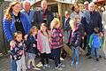 Der Kyffhäuser-und Soldatengemeinschaft Gelchsheim, die nach ihrer Auflösung ihr Vereinsguthaben zu Verfügung gestellt haben, verdanken die Kinder im Gelchsheimer Kindergarten einen Bauwagen. Das Bild zeigt die Kyffhäuser-Vertreter beim Besuch des Kindergartens&nbsp; (von links): Ilona Endres (St. Josefverein), Franz Ruppert, Richard Baumann, Brigitte Lutz, Johannes Deppisch, Klaus Hennig und Kindergarten-Leiterin Susanne Baumann mit den Kindern.