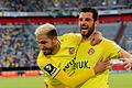 Jubeln die Kickers (hier Fabio Kaufmann/links und Luca Pfeiffer nach dem 2:1 beim KFC Uerdingen) auch gegen Rostock wieder? Mit einem Sieg würden die Kickers einen großen Schritt Richtung zweite Bundesliga machen.
