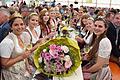 Beim Seinsheimer Weinfest empfingen gut gestimmte Weinfreunde aus nah und fern Weinprinzessin Annika I. und die Weinhoheiten aus dem Weinparadies, der Mittelfränkischen Bocksbeutelstraße und aus Tauberzell.