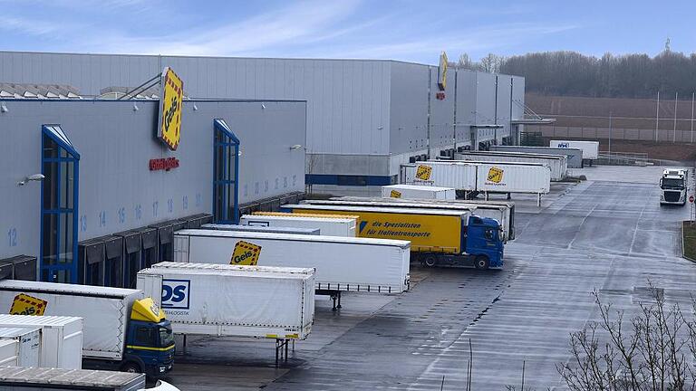 Der gesamte Komplex der Geis Logistikhalle. Der gesamte Komplex der Geis Logistikhalle.