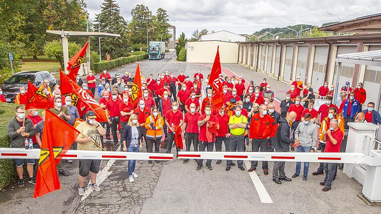 Vor gewaltigen Veränderungen steht der Arbeitsmarkt im Landkreis Haßberge, meint Thomas Stelzer, Leiter der Schweinfurter Agentur für Arbeit. Er dachte dabei auch, aber nicht nur, an die geplante Schließung des Eltmanner Schaeffler-Werkes. Vor gewaltigen Veränderungen steht der Arbeitsmarkt im Landkreis Haßberge, meint Thomas Stelzer, Leiter der Schweinfurter Agentur für Arbeit. Er dachte dabei auch, aber nicht nur, an die geplante Schließung des Eltmanner Schaeffler-Werkes. 