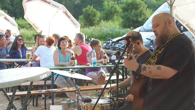 Andreas Kümmert gastierte am Stadtstrand in Hammelburg.