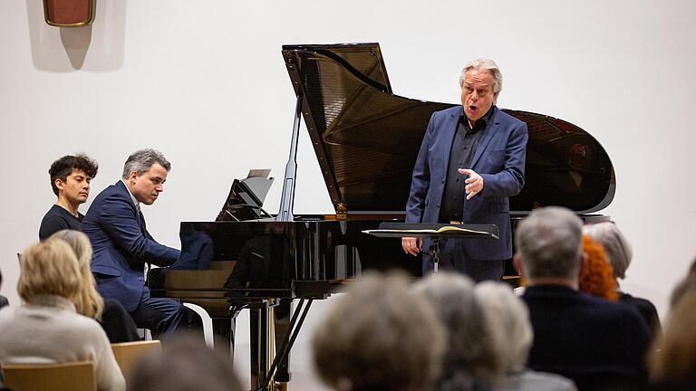 Christoph Prégardien im Würzburger Burkardushaus. Am Klavier Intendant Alexander Fleischer.