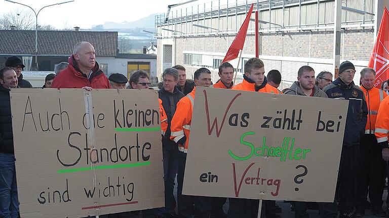 Noch im Januar wurde im Werk Elfershausen protestiert. Noch im Januar wurde im Werk Elfershausen protestiert.