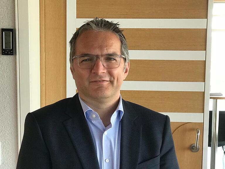 Oliver Zimmer übernimmt als Interimsmanager die Leitung der Haßberg-Kliniken. Der Vertrag läuft für ein Jahr mit einer Option auf Verlängerung. Oliver Zimmer übernimmt als Interimsmanager die Leitung der Haßberg-Kliniken. Der Vertrag läuft für ein Jahr mit einer Option auf Verlängerung.