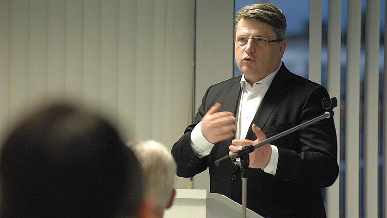 Staatsminister Prof. Dr. Winfried Bausback Staatsminister Prof. Dr. Winfried Bausback