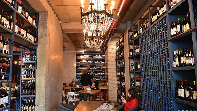 Moderne Vinothek in Tiblisi. Moderne Vinothek in Tiblisi.