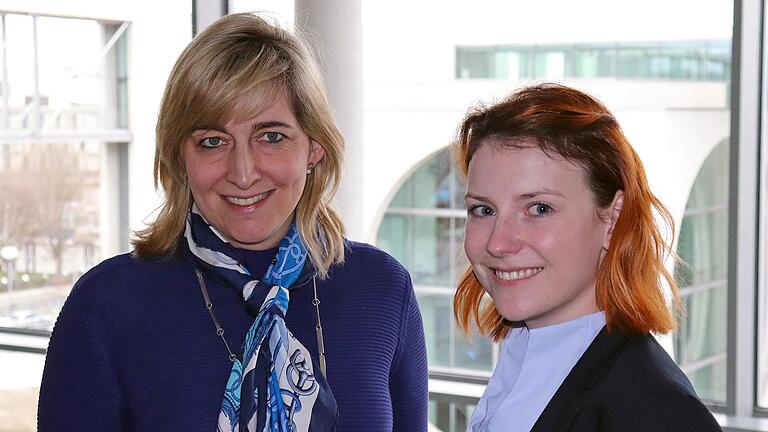 Anfang März arbeitete die Praktikantin Ann-Sophie Weidling (rechts) noch in Berlin für die Bundestagsabgeordnete Nina Warken. Seit zwei Wochen arbeitet sie von zuhause. Anfang März arbeitete die Praktikantin Ann-Sophie Weidling (rechts) noch in Berlin für die Bundestagsabgeordnete Nina Warken. Seit zwei Wochen arbeitet sie von zuhause.