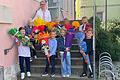 Das sind die acht Schulanfänger der Klasse 1/2a der Grundschule Neubrunn. Klassenlehrerin Sabrina Pottler war verhindert, daher ist Lehrerin Iris Reges auf dem Foto. Zwölf Mädchen und sechs Buben bilden die Mischklasse.