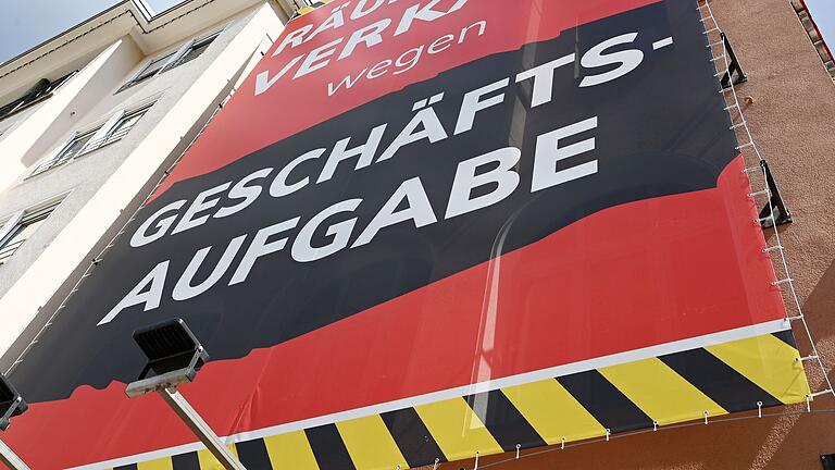 Geschäftsaufgabe       -  Geschäftsaufgabe: Etwas mehr Unternehmen sehen sich in ihrer Existenz bedroht.