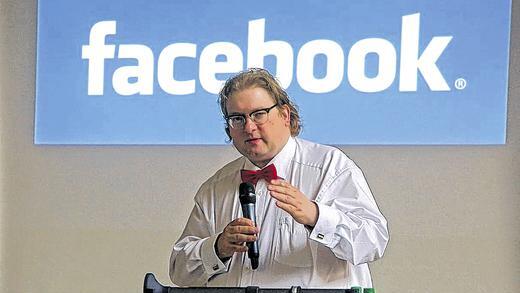 Informativ: Facebook & Co stand auf dem Programm des Informationstages in der Grabfeldschule, an dem Fachdozent, Matthias J. Lange, über die Vor- und Nachteile sozialer Netzwerke referierte.