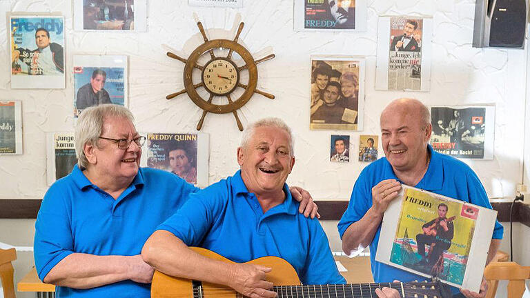 Der Freundeskreis Freddy Quinn mit (von links) Elmar Knörnschild, Wolfgang Hauck (mit Gitarre) und Klaus Rosenberger. Der Freundeskreis Freddy Quinn mit (von links) Elmar Knörnschild, Wolfgang Hauck (mit Gitarre) und Klaus Rosenberger.