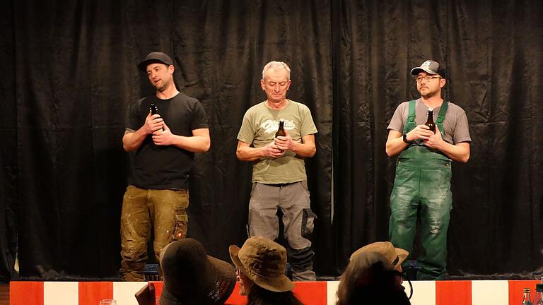 Stefan, Karl und Andreas Matzke fröhnten als Bauarbeiter dem Bier.