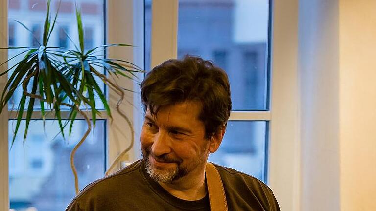Auch das ist Schweinfurt@night: Jochen Volpert spielt im Collibri.