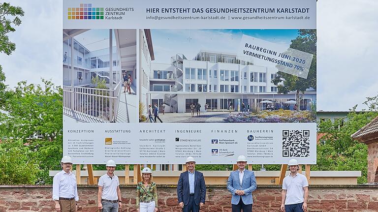 Besuch des Bürgermeisters auf der Baustelle des Gesundheitszentrums. Besuch des Bürgermeisters auf der Baustelle des Gesundheitszentrums.