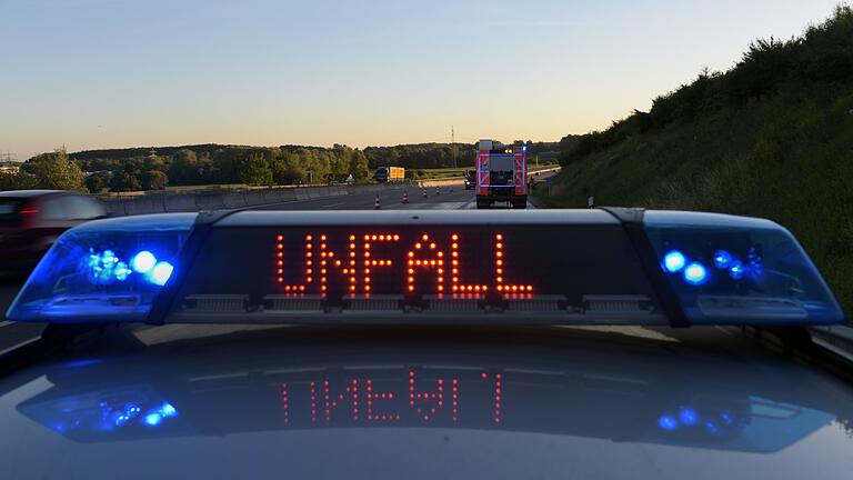 Bei einem Verkehrsunfall auf der B 287 bei Burglauer wurde eine Frau schwer verletzt.