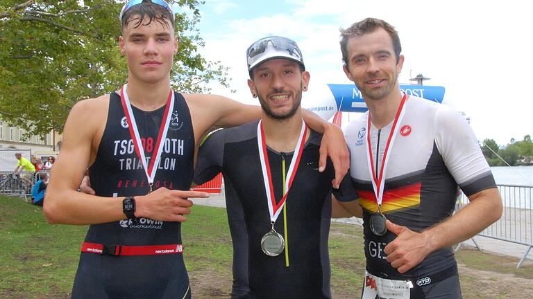 Die Medaillenränger in de Sprintdistanz besetzten (von links) der Sieger Elias Knoll, Alessio Paoletti und Christian Dürr Die Medaillenränger in de Sprintdistanz besetzten (von links) der Sieger Elias Knoll, Alessio Paoletti und Christian Dürr