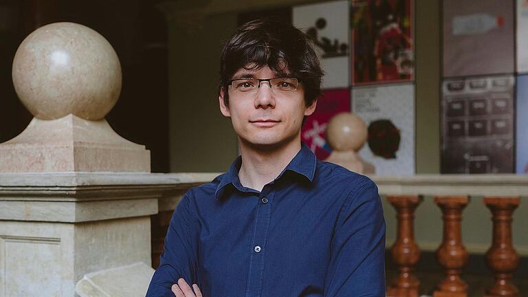 Filip Presseisen wird in Aub zum Stummfilm-Klassiker 'Safety Last!' auf der Orgel improvisieren. Filip Presseisen wird in Aub zum Stummfilm-Klassiker 'Safety Last!' auf der Orgel improvisieren.