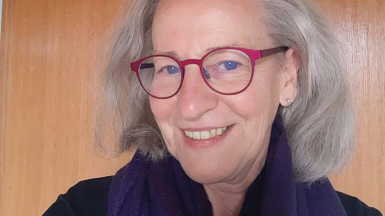 Barbara Nikola-Bier ist seit 2014 Stadträtin der SPD in Volkach. Barbara Nikola-Bier ist seit 2014 Stadträtin der SPD in Volkach.
