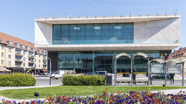 Das neue Kopfgebäude des Mainfranken Theaters Würzburg soll bis Ende dieses Jahres fertig gestellt werden.