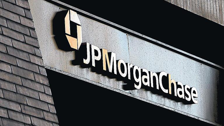 Kräftig verspekuliert: Die größte US-Bank JPMorgan Chase hat seit Anfang April rund zwei Milliarden Dollar bei riskanten Finanzwetten verloren.