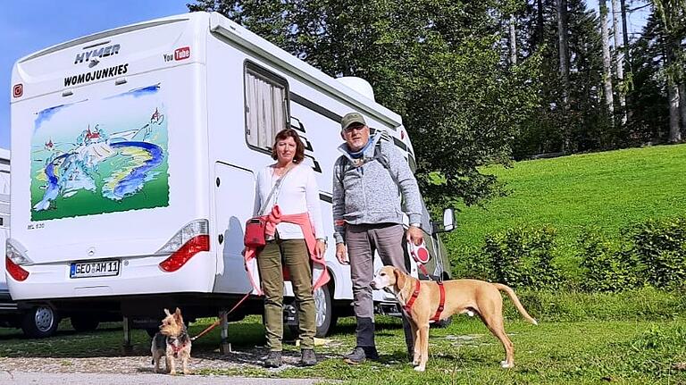 Einen Shitstorm haben die 'Womojunkies' Anja und Michael Kestler aus Gerolzhofen ausgelöst. In einem YouTube-Video ärgern sie sich darüber, dass Volkach die Gebühr auf seinem Wohnmobil-Stellplatz am Main fast verdoppelt hat.