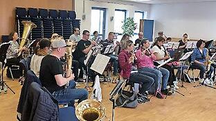 Die Poppenrother Musikanten haben am Wochenende intensiv am Volkersberg für ihre künftigen Auftritte geübt.       -  Die Poppenrother Musikanten haben am Wochenende intensiv am Volkersberg für ihre künftigen Auftritte geübt.
