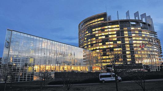 Das Parlamentsgebäude in Straßburg. &bdquo;Wir wollen ein starkes Parlament&ldquo;, fordert der Deutsche Gewerkschaftsbund.