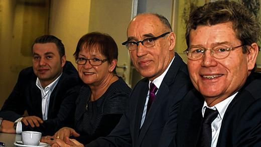 SPD-Kandidaten: für den Landtag Georg Rosenthal (rechts) und Niyaci Akçay (links) und für den Bezirkstag Marion Schäfer-Blake – vorgestellt vom Würzburger SPD-Vorsitzenden Eberhard Grötsch. SPD-Kandidaten: für den Landtag Georg Rosenthal (rechts) und Niyaci Akçay (links) und für den Bezirkstag Marion Schäfer-Blake – vorgestellt vom Würzburger SPD-Vorsitzenden Eberhard Grötsch.