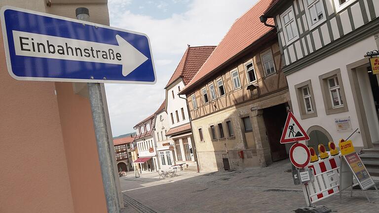 Die neugestaltete Grüne Marktstraße, hier noch während der Umbauphase Ende Juli, wird erneut zum Politikum.&nbsp;