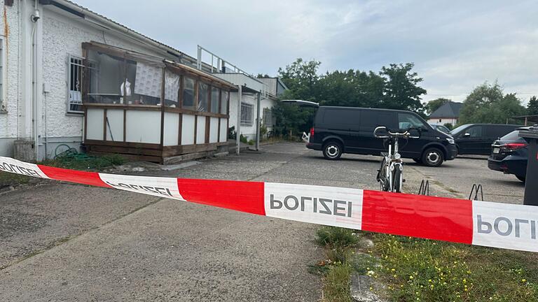 Brandenburg verbietet Islamisches Zentrum in Fürstenwalde - Am Morgen rückt die Polizei nicht nur zum IZF aus. Brandenburg verbietet Islamisches Zentrum in Fürstenwalde - Am Morgen rückt die Polizei nicht nur zum IZF aus.