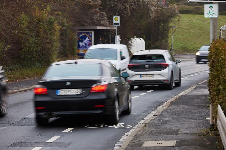 Allein für den Kfz-Verkehr ist es in der Werner-von-Siemens Straße schon fast zu eng. Allein für den Kfz-Verkehr ist es in der Werner-von-Siemens Straße schon fast zu eng. 