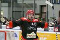 Diese Jubelpose von Verteidiger Daniel Hora (Archivbild) gehört nun der Vergangenheit an: Ebenso wie Dominik Tobola wird der Publikumsliebling nicht mehr im Hawks-Trikot zu sehen sein.
